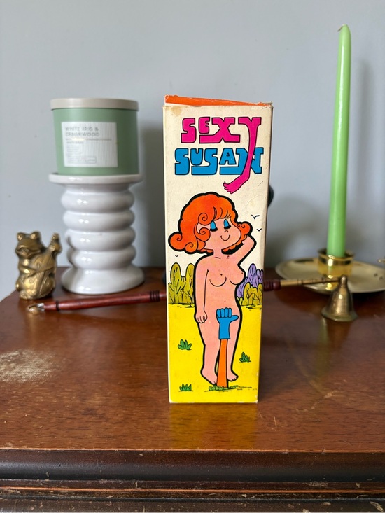 Other - Vintage Novelty Sexy Susan